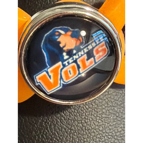 Tennessee Vols Orange Silicone Link Bracelet Logo Charm Glows Under Black Light - Picture 3 of 5